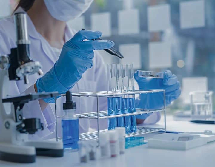 Apteki i laboratoria
